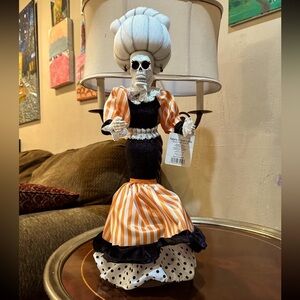 Halloween skeleton lady